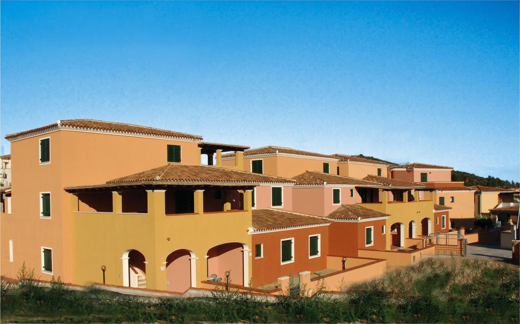 Appartamenti Le Ginestre E Gli Oleandri Cala Liberotto Eksteriør billede